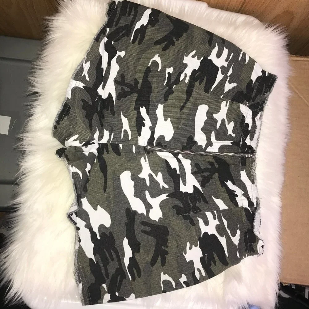 BETTER BE OLIVE/GREY CAMOUFLAGE SHORTS